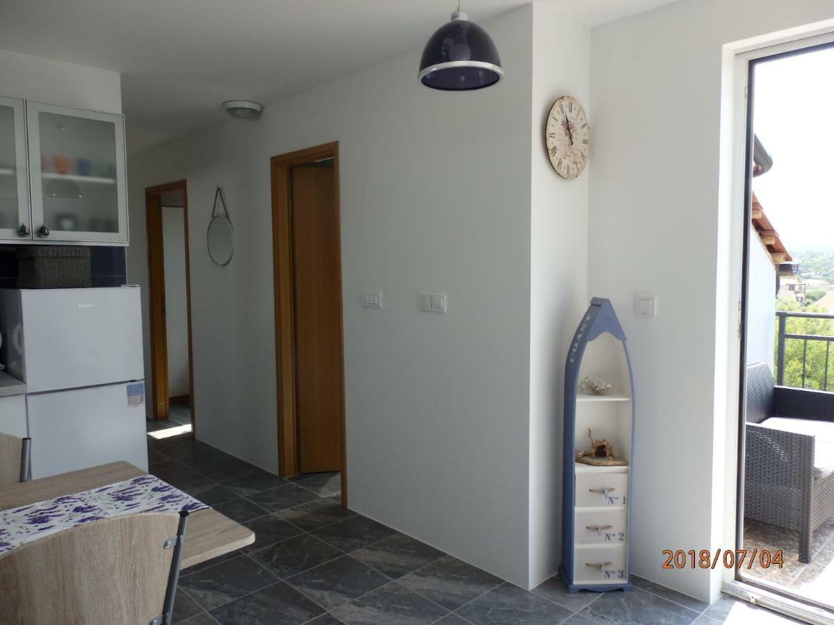 Apartman M&M Milna  Exterior photo