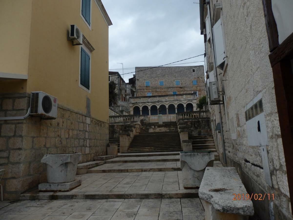 Apartman M&M Milna  Exterior photo
